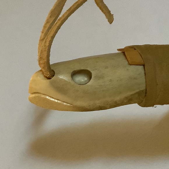 Indigenous turtle carving - Picture 5 of 5